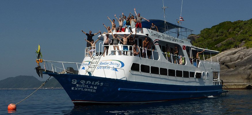 bow view Similan Explorer